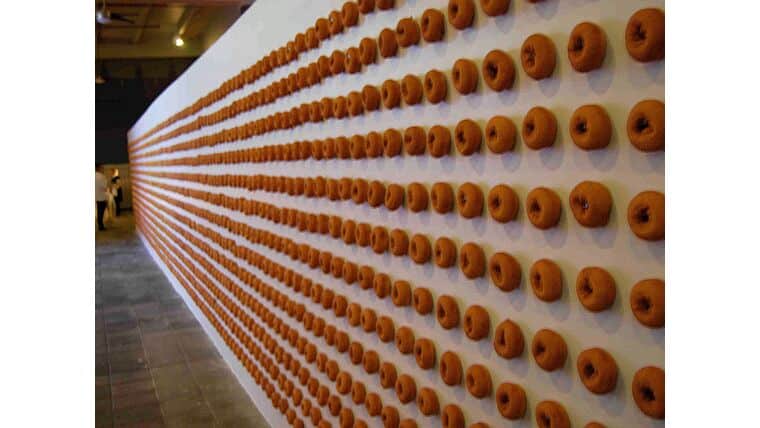 8′ x 20′ White Wood Donut Wall | Rental