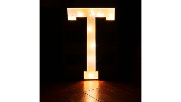3′ Wood Marquee Letter – White – “T” | Rental
