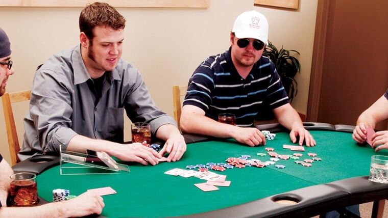 Poker/Texas Hold Em – 7′ Oval Casino Table Only – Green | Rental