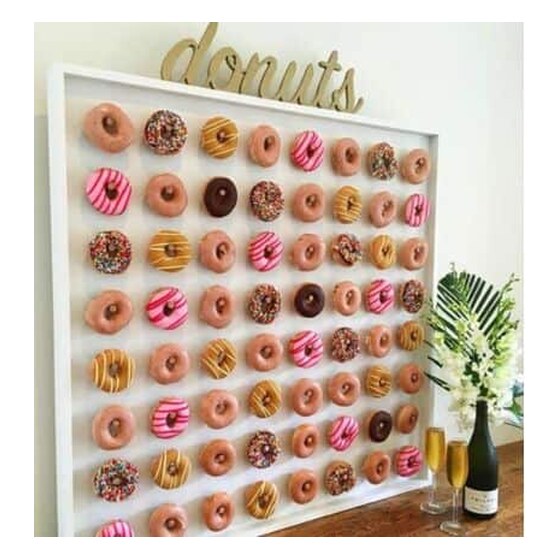 4′ x 4′ White Wood Donut Wall | Rental