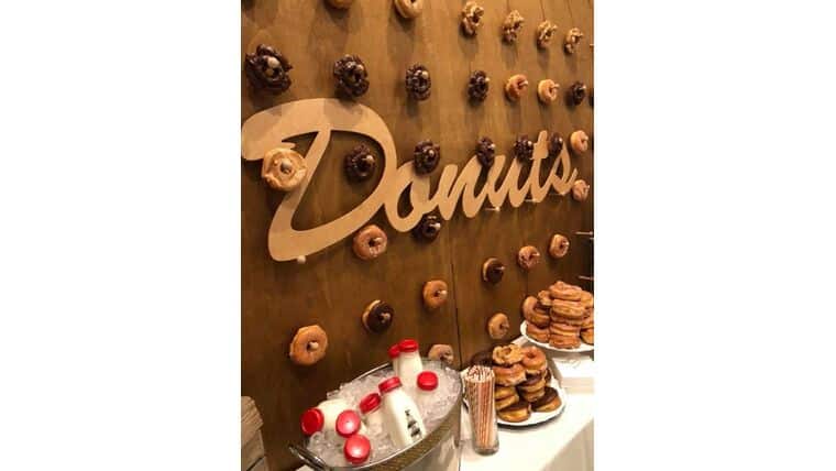 8′ x 8′ Wood Donut Wall | Rental